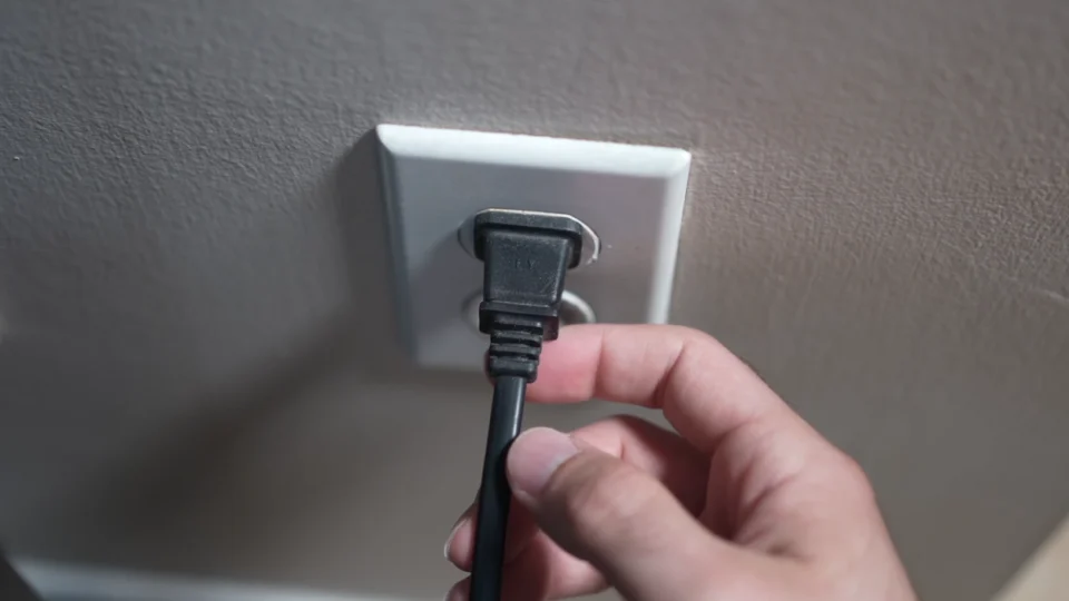 reconnecting power cord of vizio tv to socket